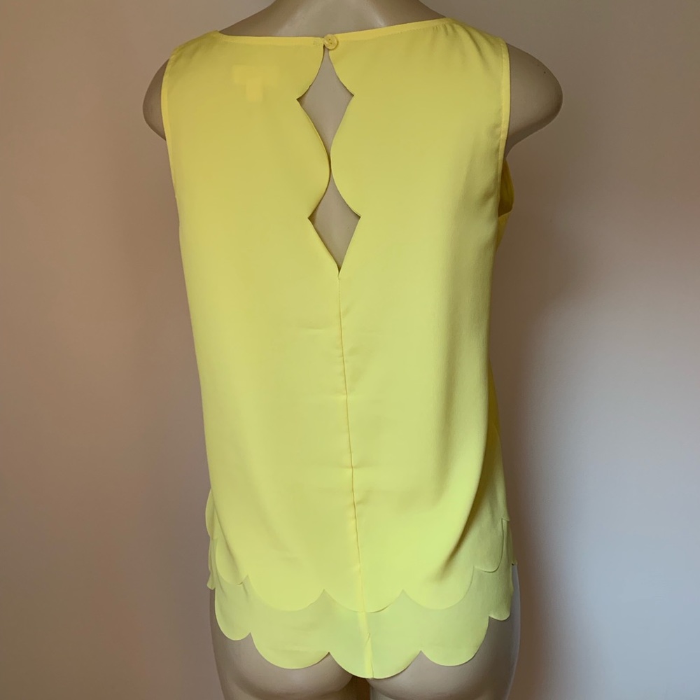 Tops - Picture 3 of 4